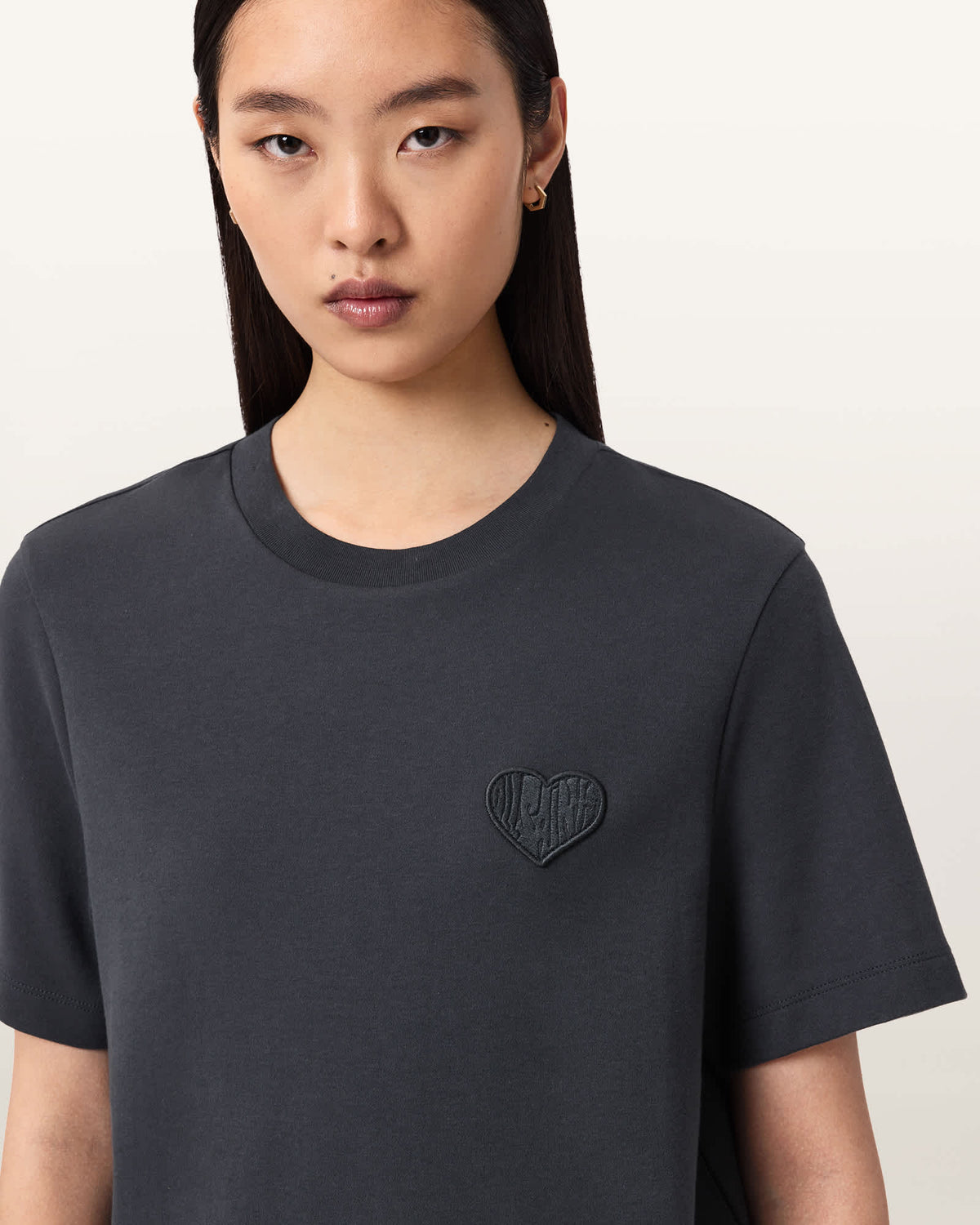 Lover Lisa Embroidered T-Shirt CARBON BLUE