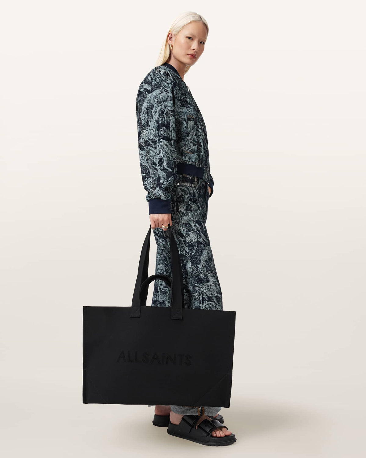 Lutece Reversible Knitted Tote Bag Black