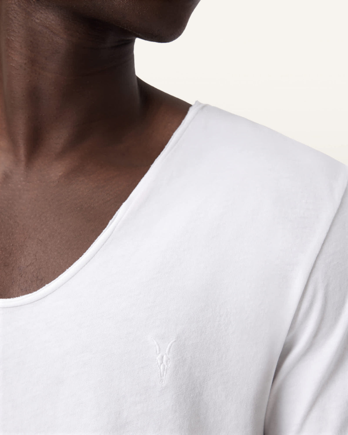 Tonic Scoop Neck Slim Ramskull T-Shirt Optic White
