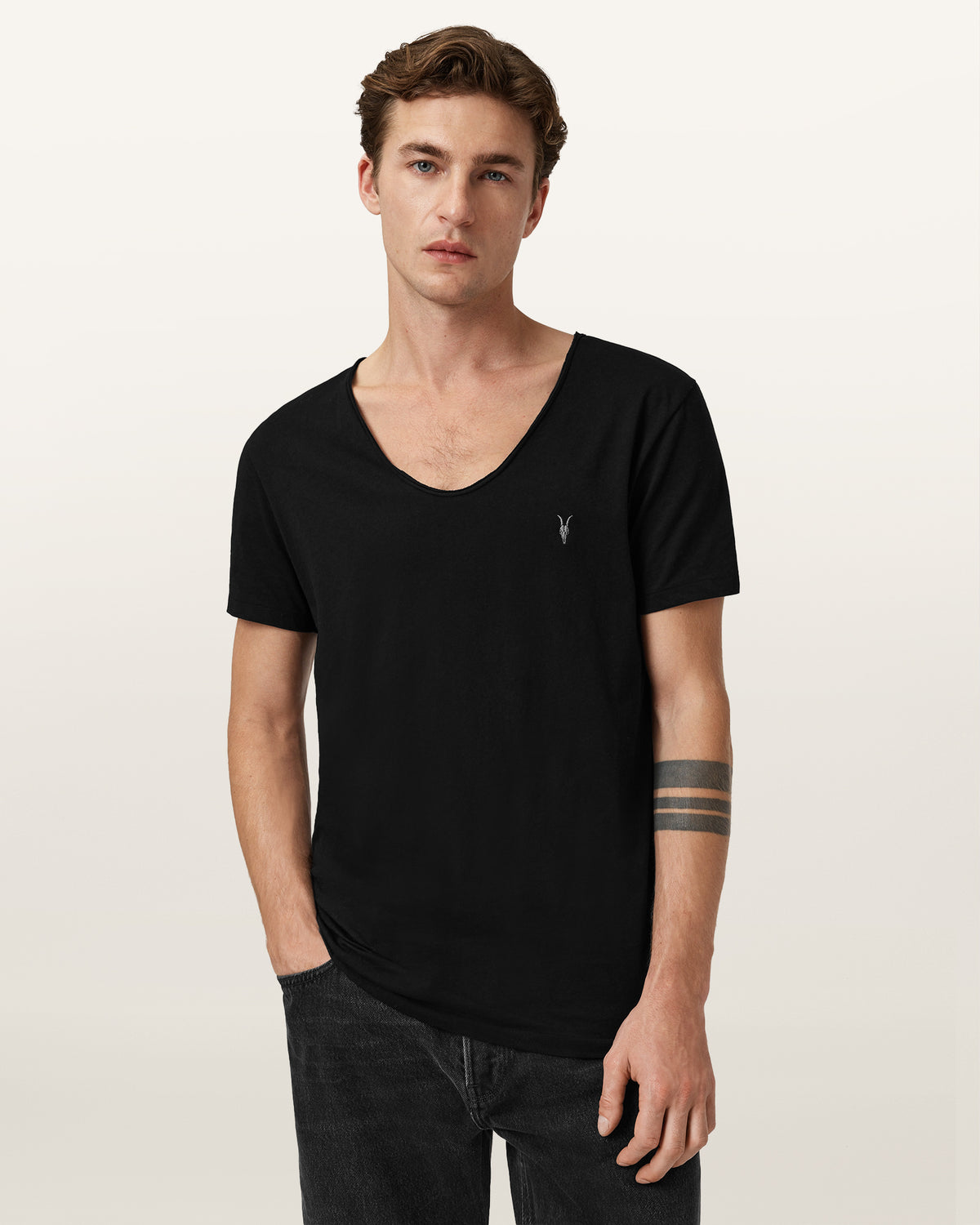 Tonic Scoop Neck Slim Ramskull T-Shirt