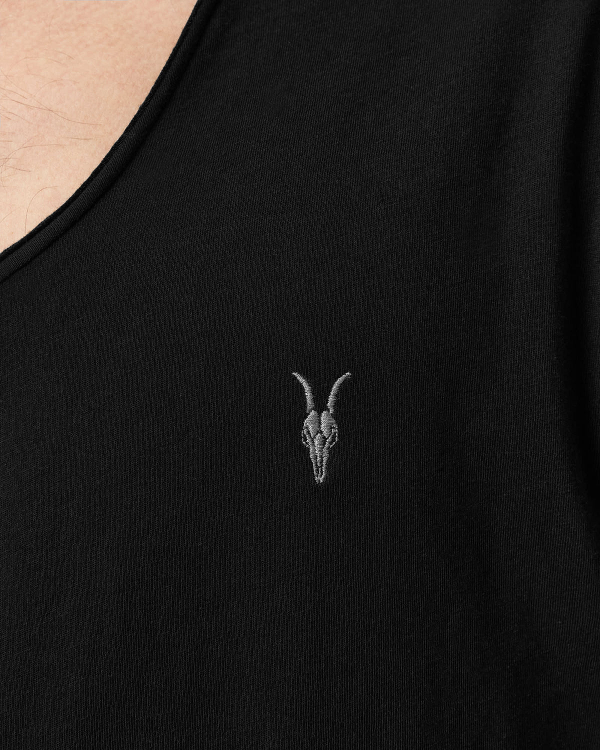Tonic Scoop Neck Slim Ramskull T-Shirt Jet Black