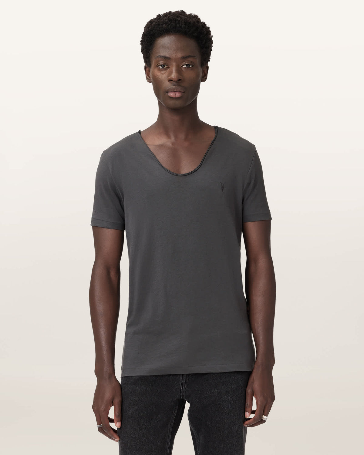 Tonic Scoop Neck Slim Ramskull T-Shirt CARTER GREY