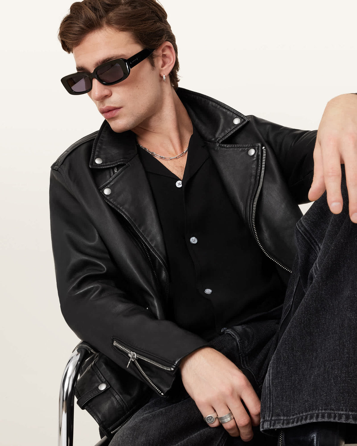 Venice Revere Collar Ramskull Shirt Black
