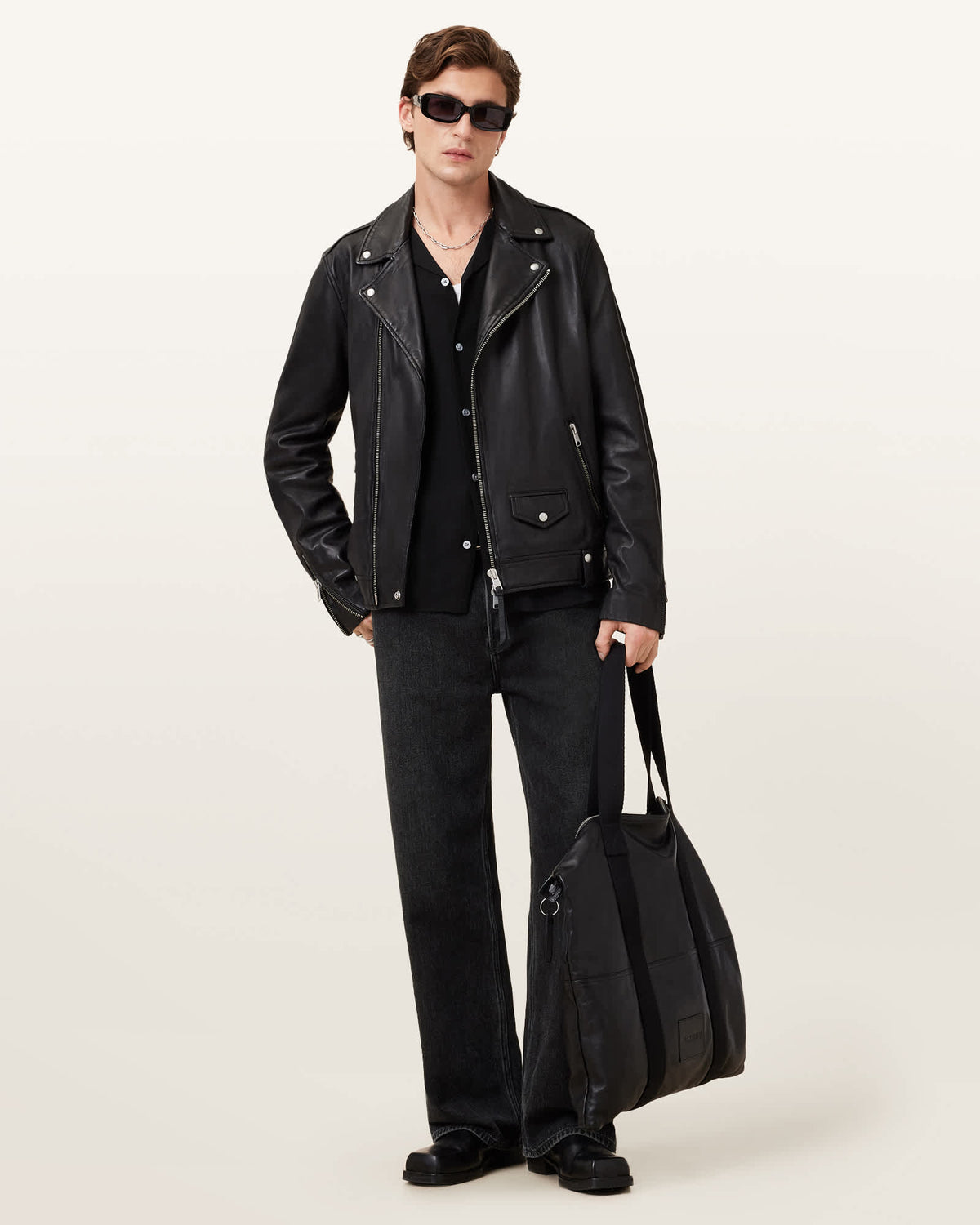 Venice Revere Collar Ramskull Shirt Black