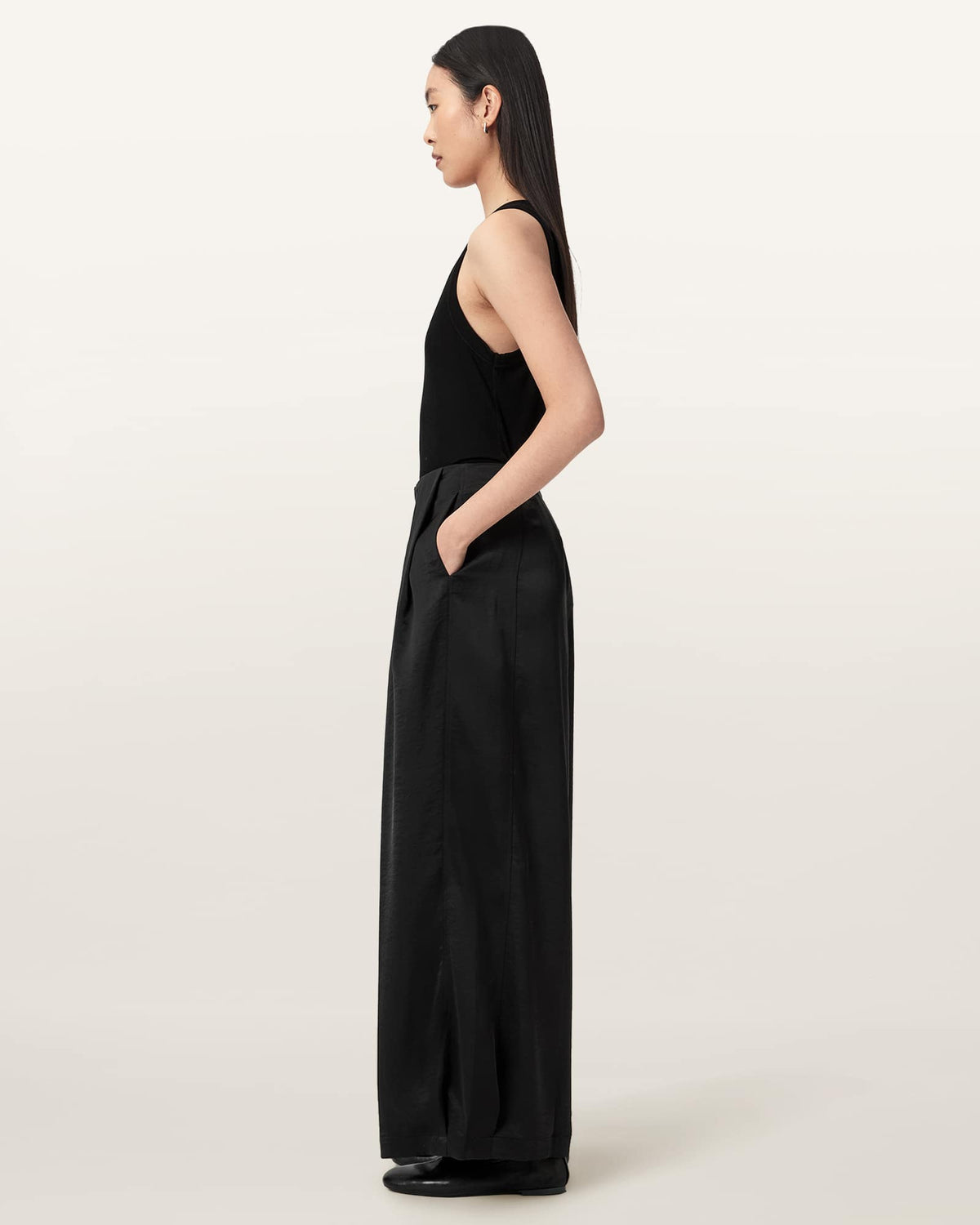 Lola Cocoon Legged Pleated Trousers Black
