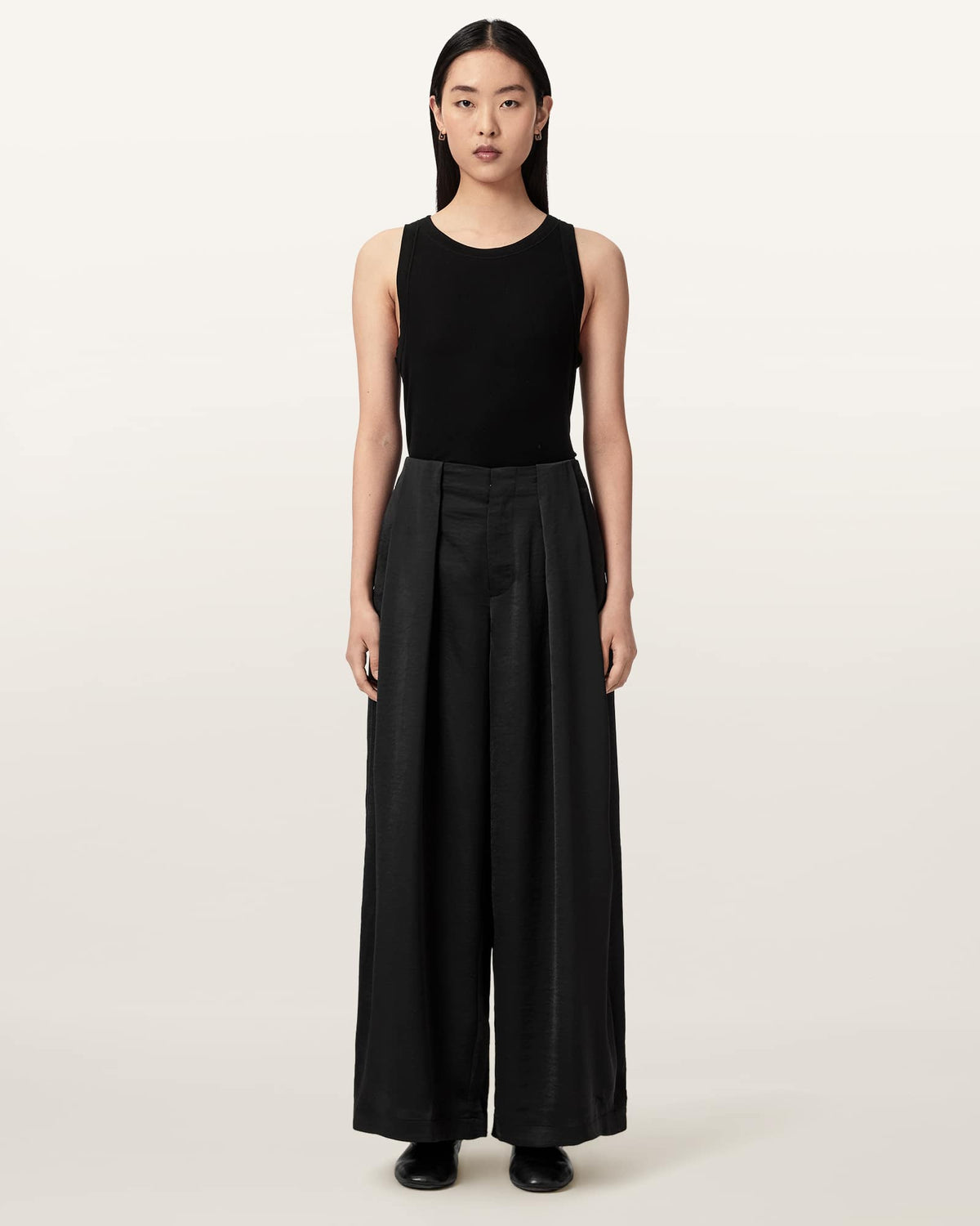 Lola Cocoon Legged Pleated Trousers Black