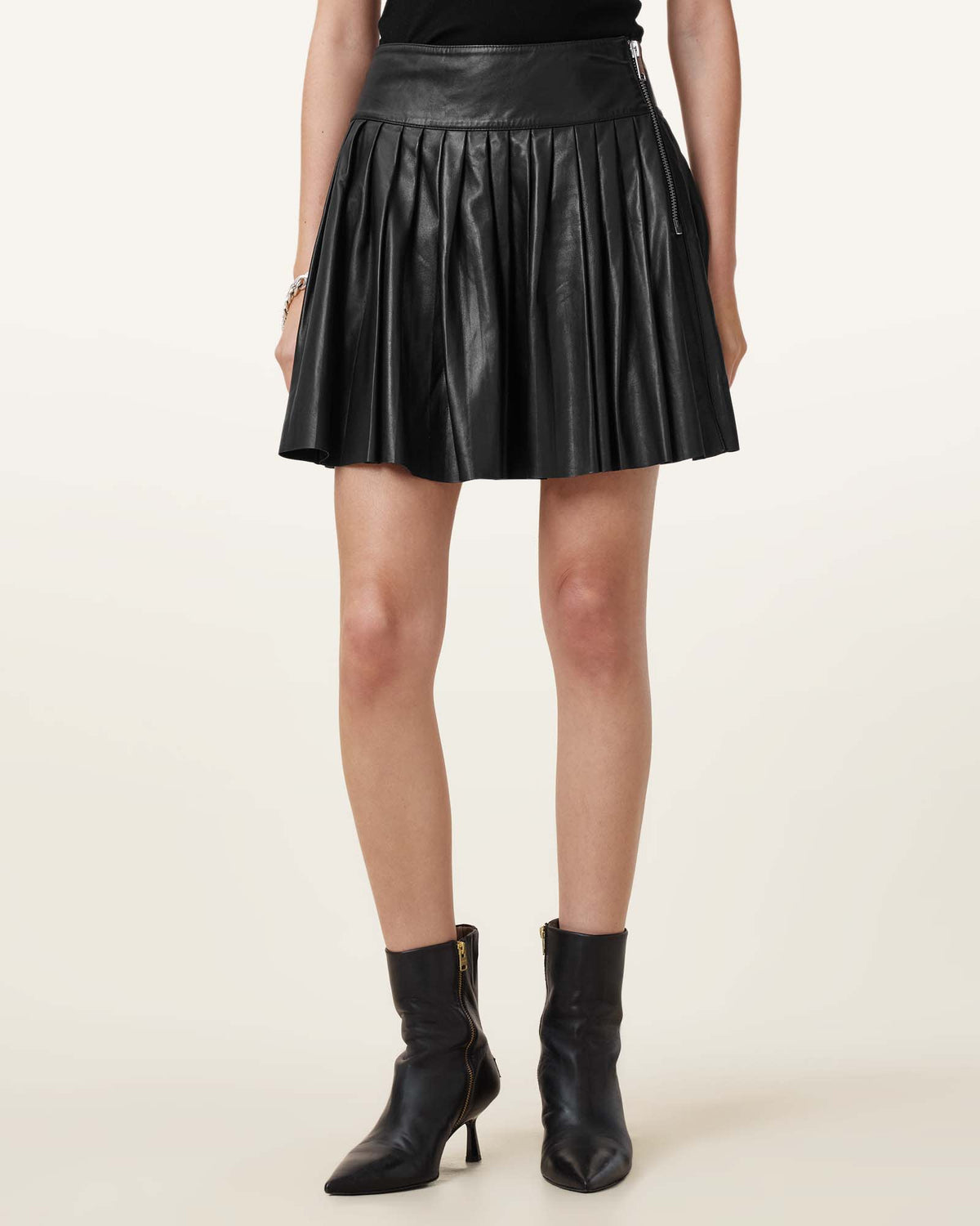 Vena Leather Kilt Skirt Black