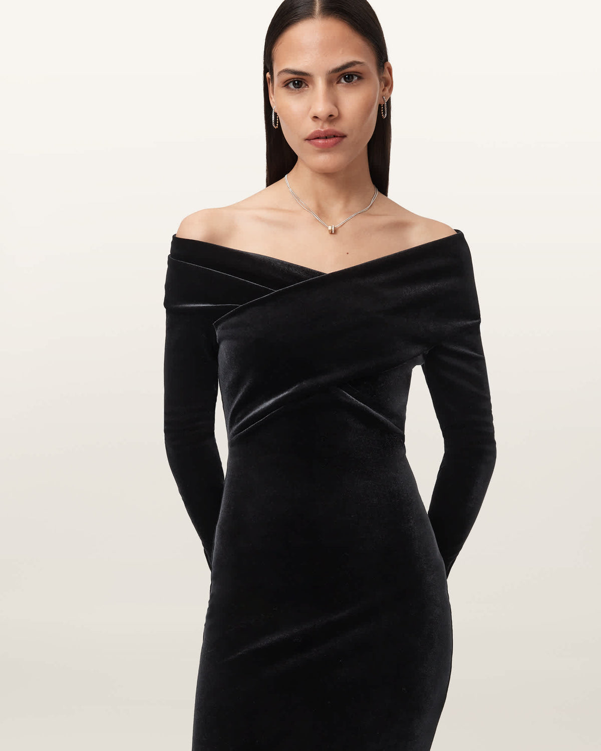 Delta Velvet Midi Dress Black