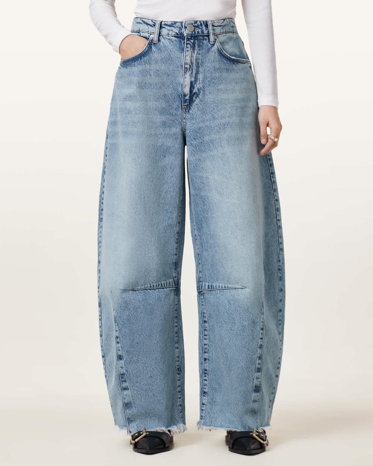 Jett Barrel Leg Denim Jeans Light Indigo