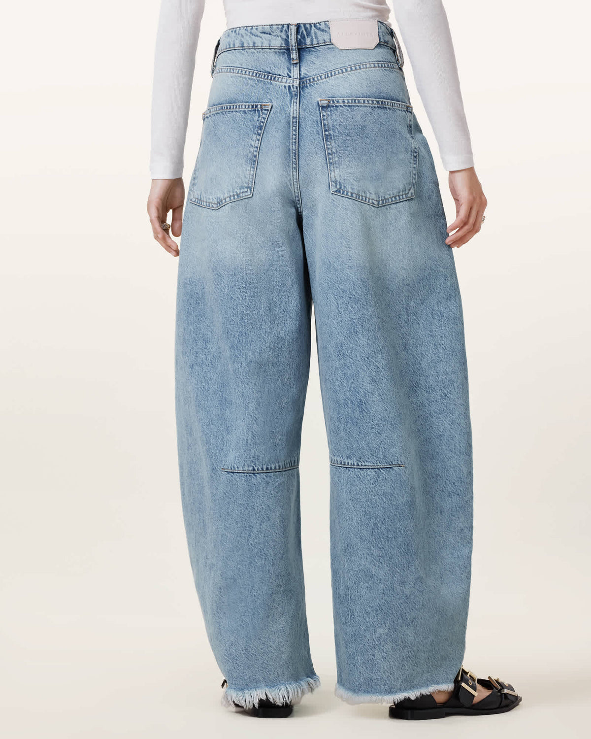 Jett Barrel Leg Denim Jeans Light Indigo