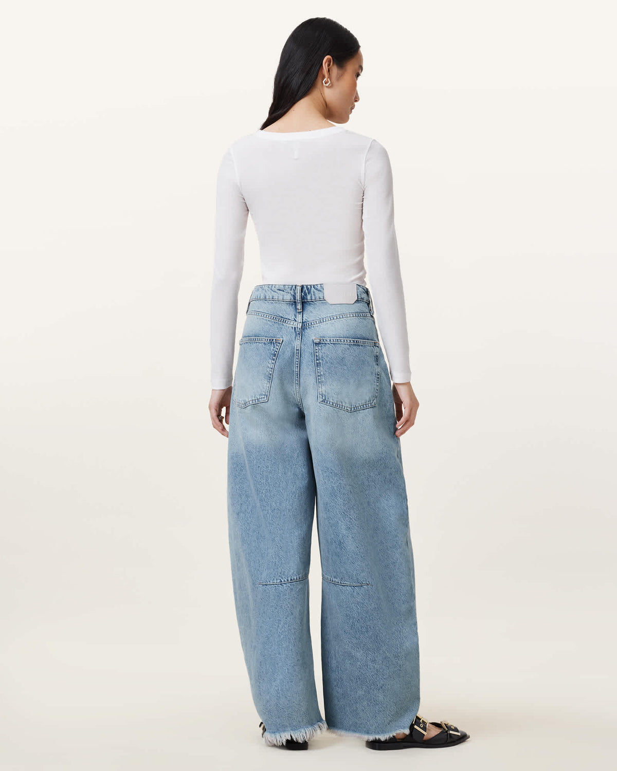 Jett Barrel Leg Denim Jeans Light Indigo