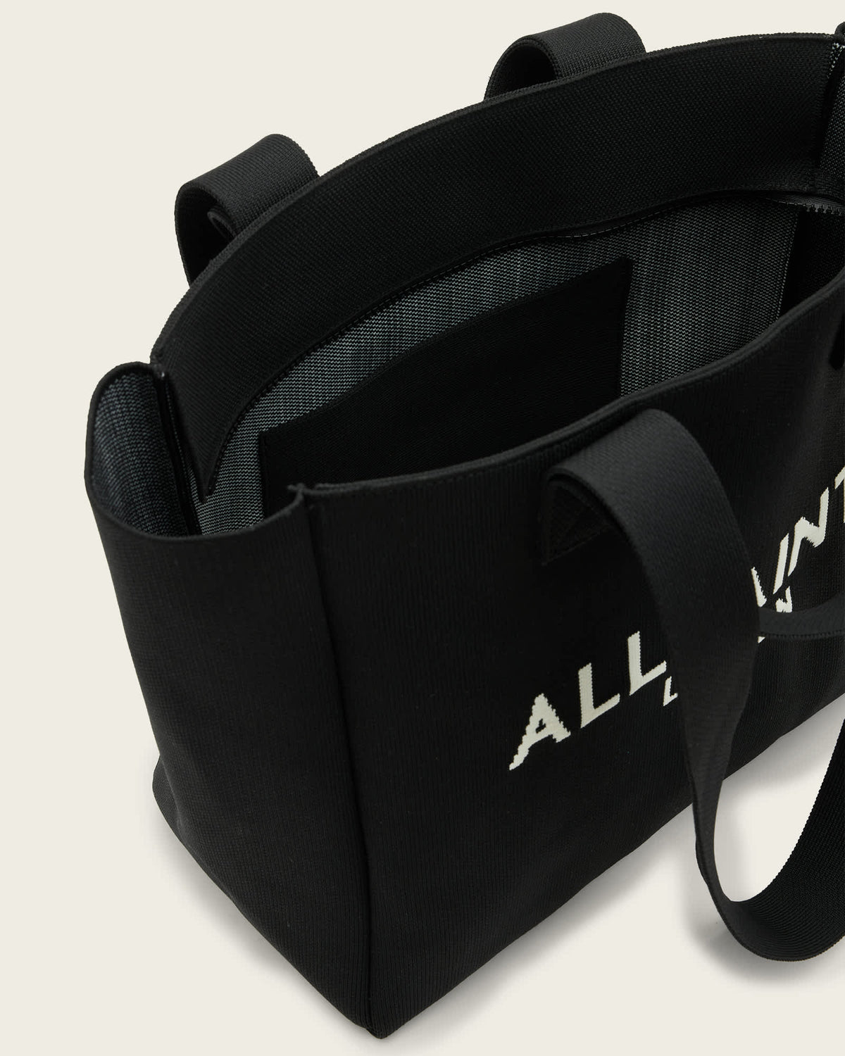 Izzy Logo Print Tote Bag Black