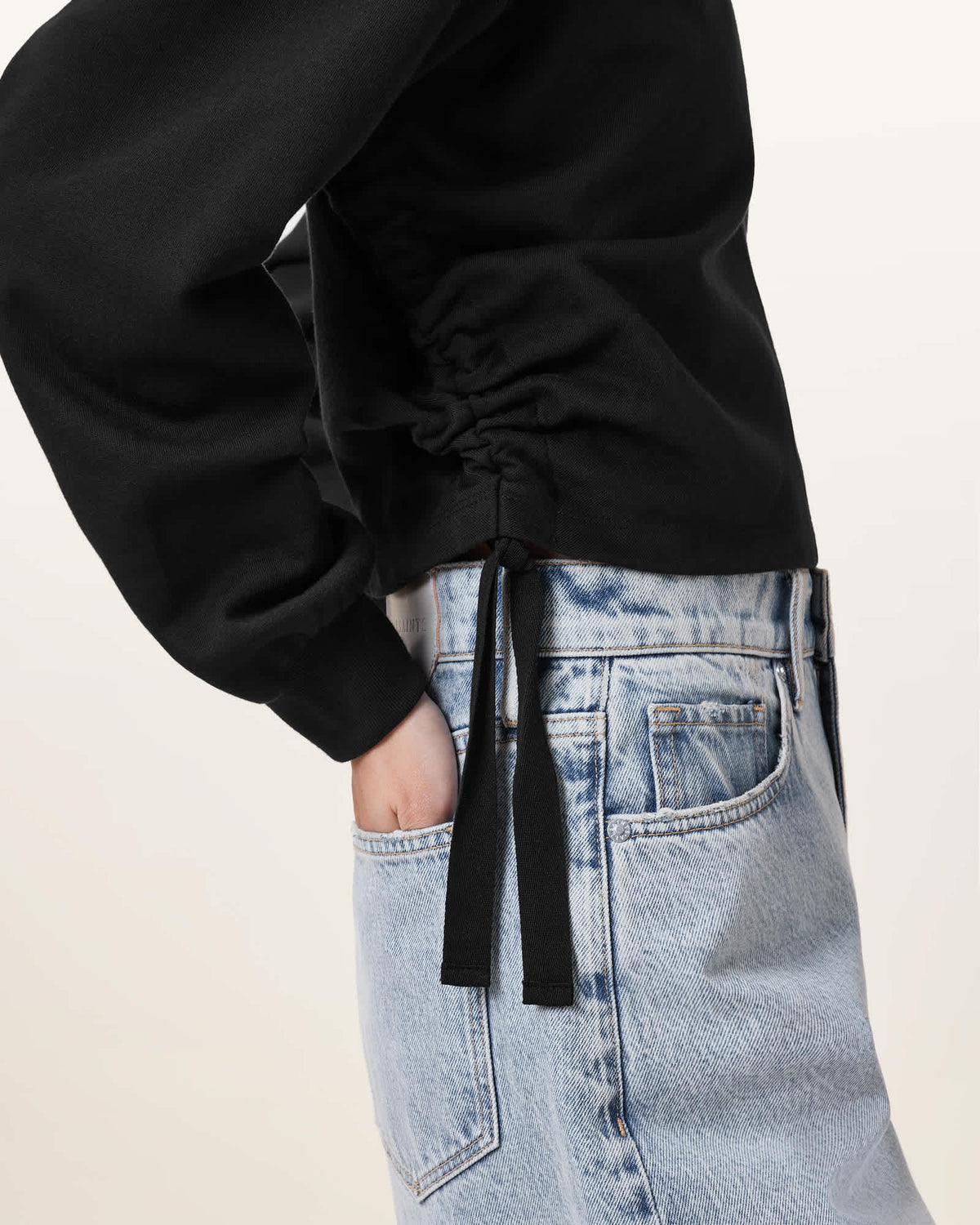 Mira Haven Cropped Sweatshirt Black