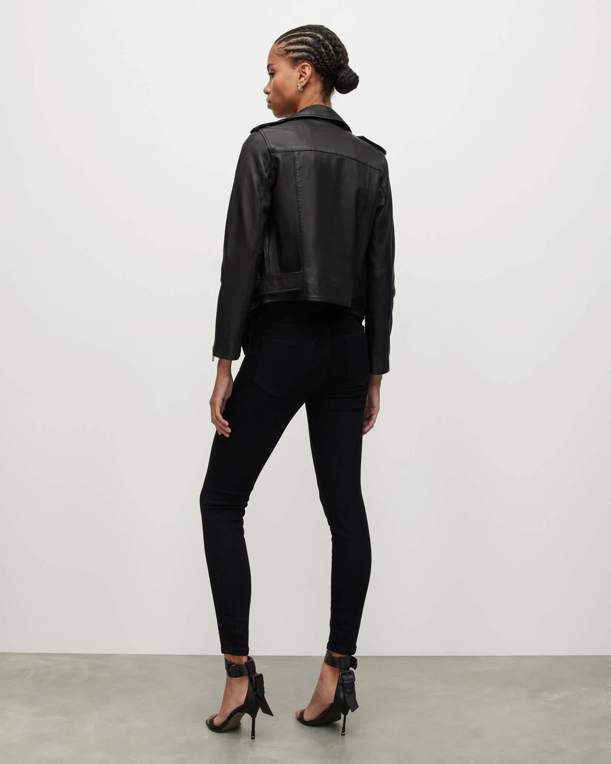 Miller Mid-Rise Size Me Skinny Jeans Black