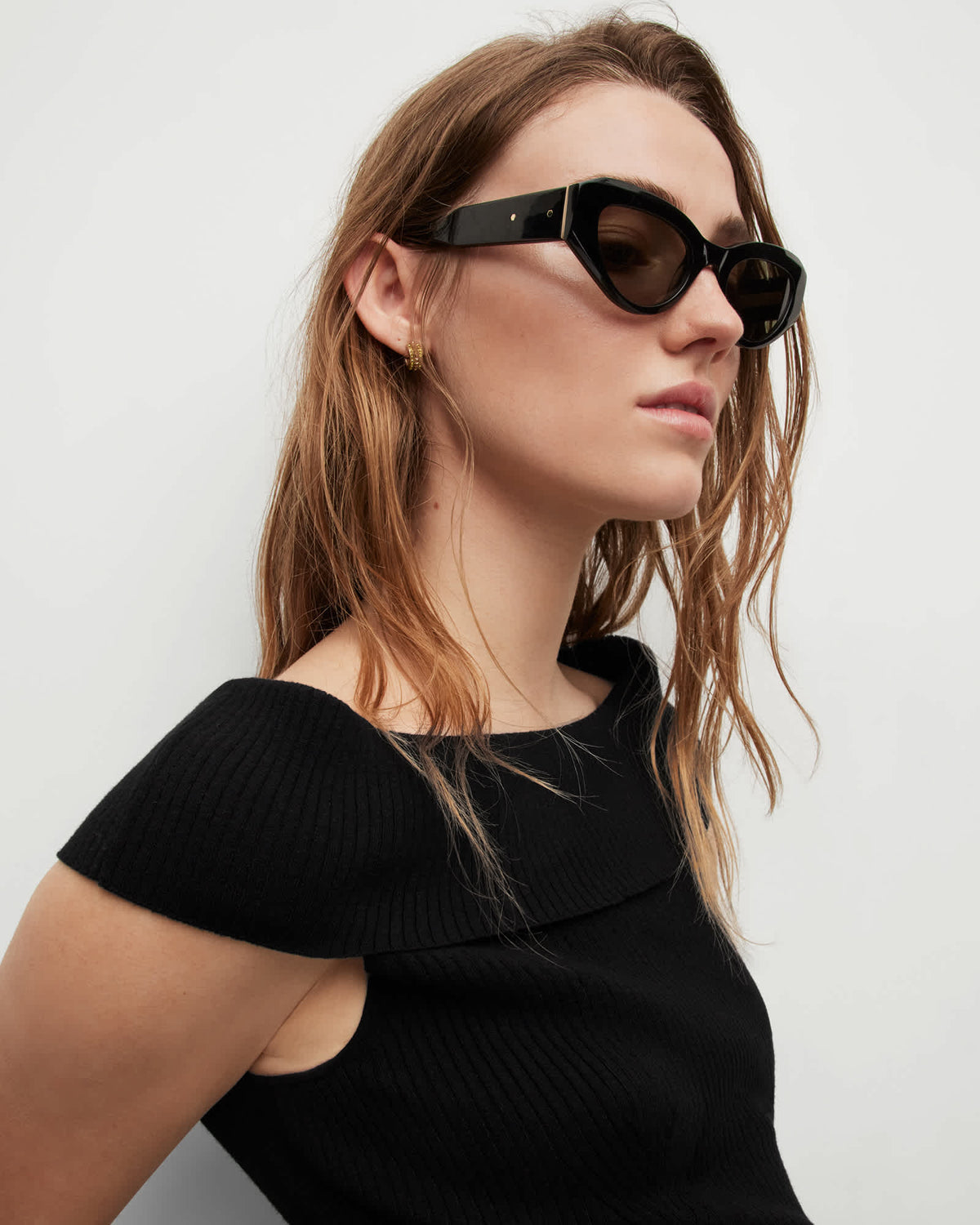 Livia Off-The-Shoulder Ribbed Top Black