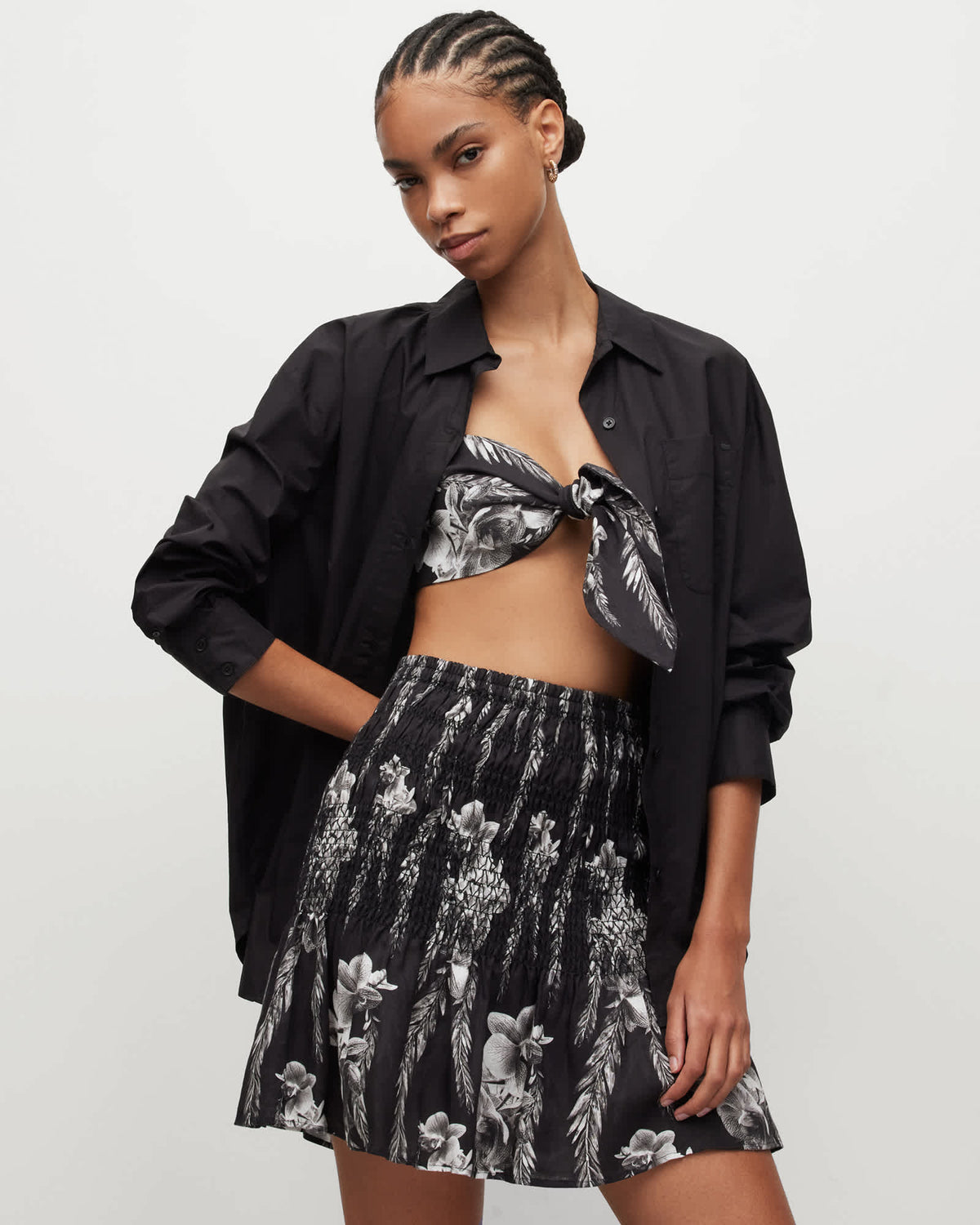 Riah Mia Floral Print Linen Mini Skirt Black