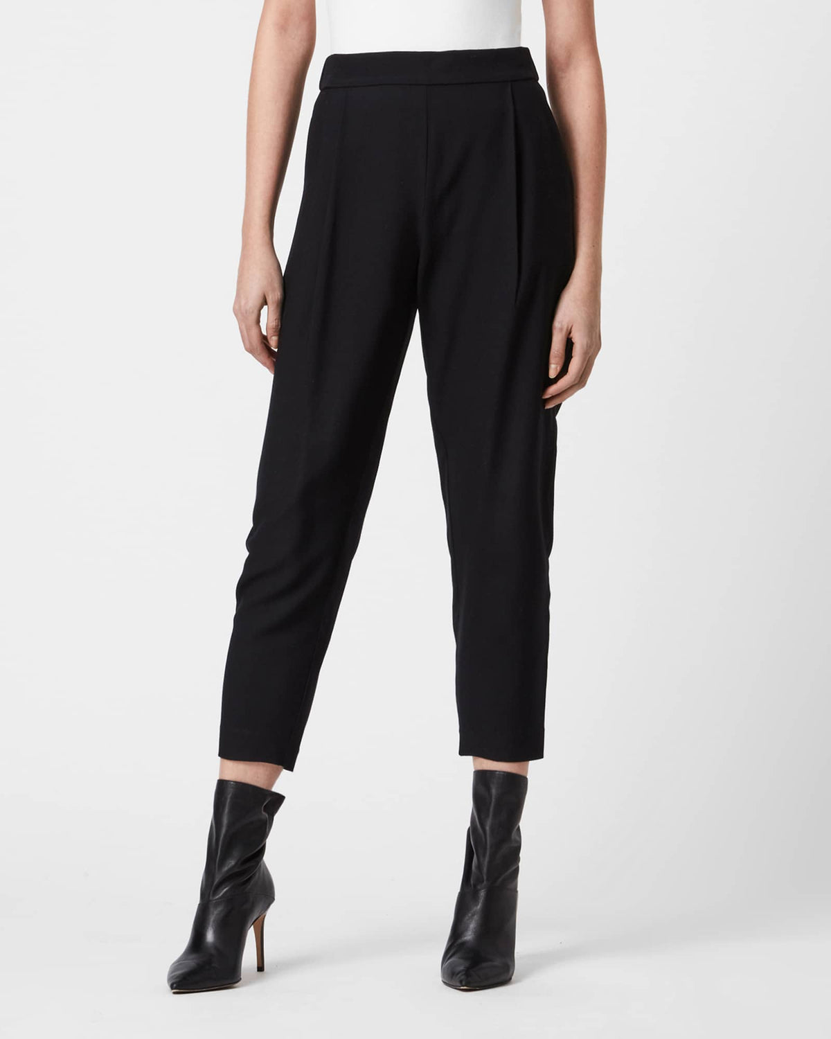 Aleida Tapered Low-Rise Trousers Black