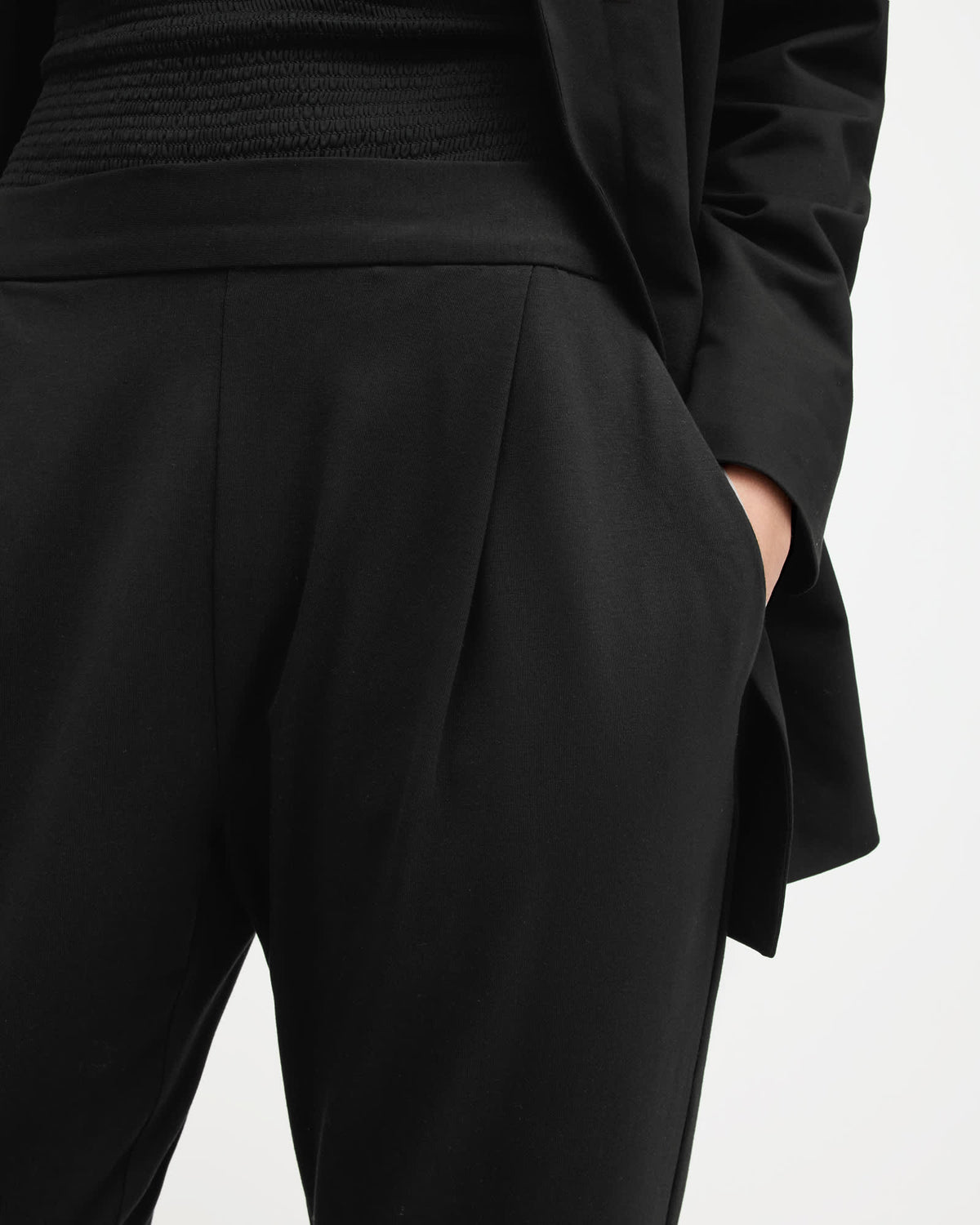 Aleida Mid-Rise Tapered Jersey Trousers Black